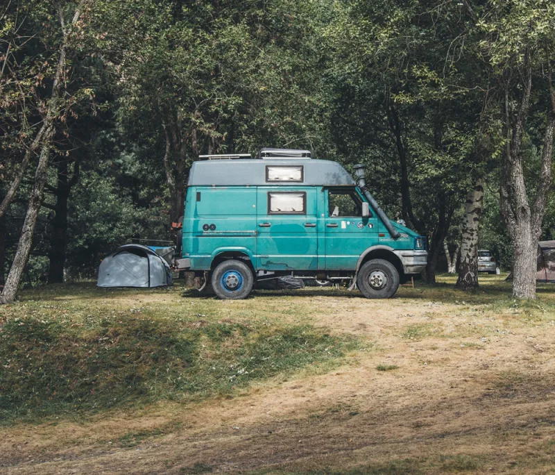 Dormir dans son véhicule de loisirs : oui mais...