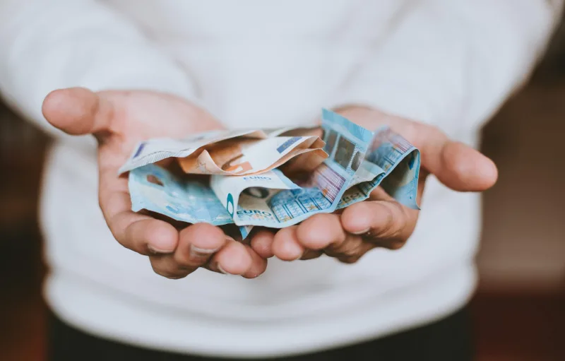 Quels moyens de paiement peuvent être refusés par un professionnel du tourisme ?