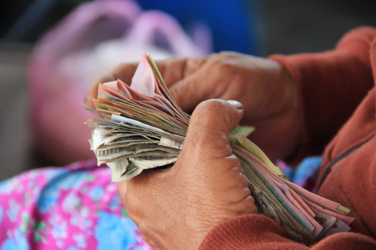 Quels moyens de paiement peuvent être refusés par un professionnel du tourisme ?