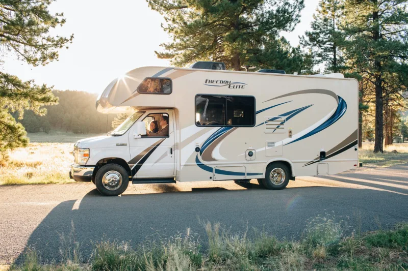 Comment refroidir un camping-car en cas de fortes chaleurs ?