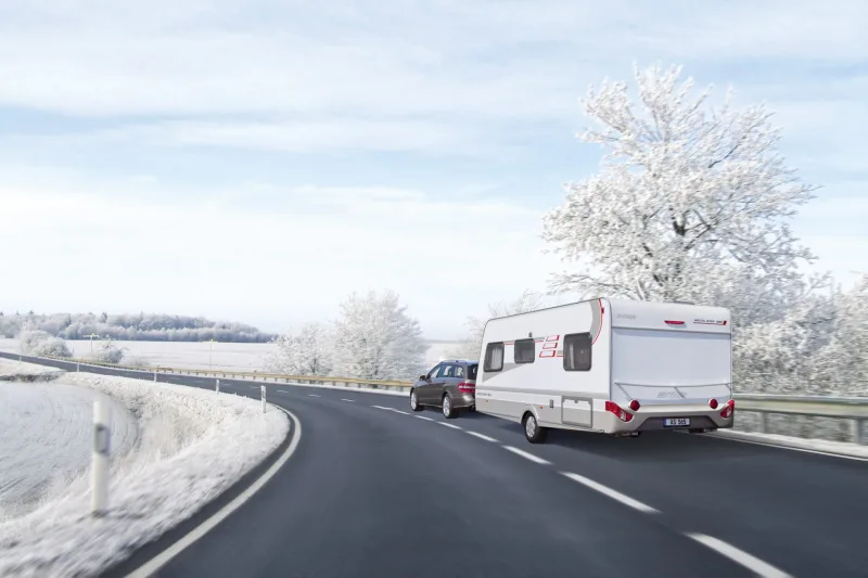 Règles de conduite en hiver pour camping-car et caravane