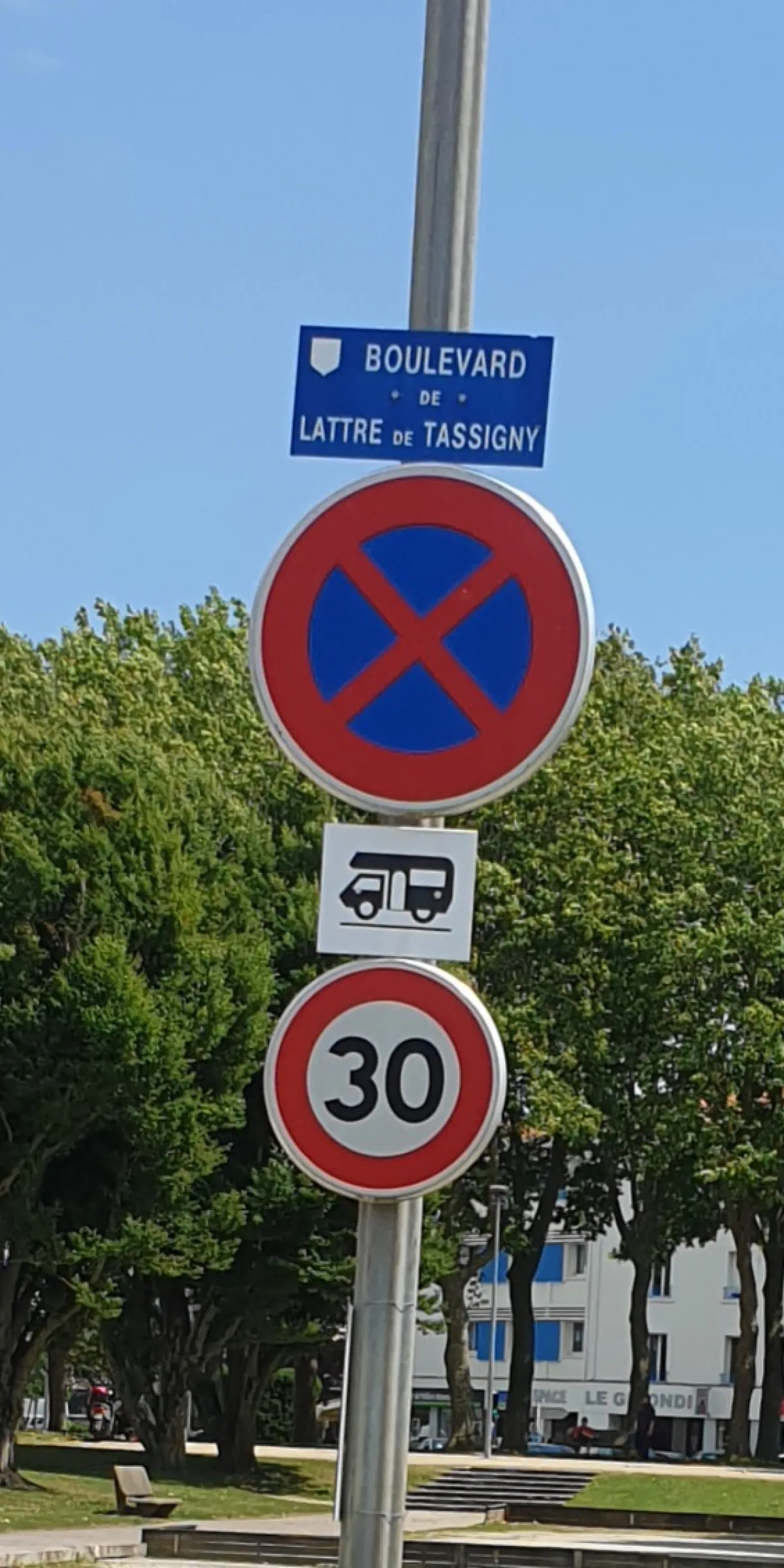 Stationnement des camping-cars : droits et devoirs.
