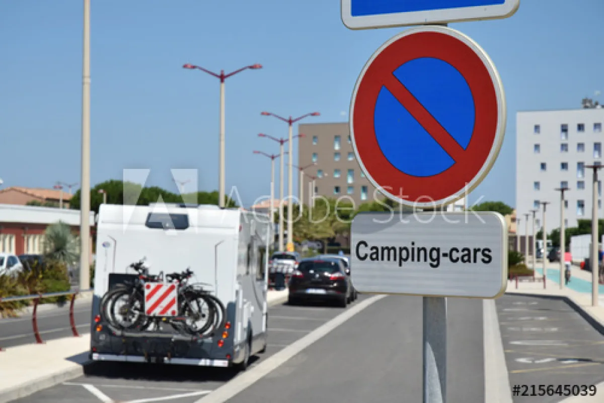 Stationnement des camping-cars : droits et devoirs.