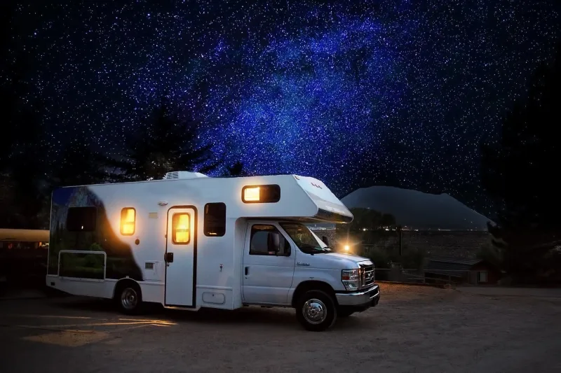 Dormir dans son camping-car pendant le couvre-feu.