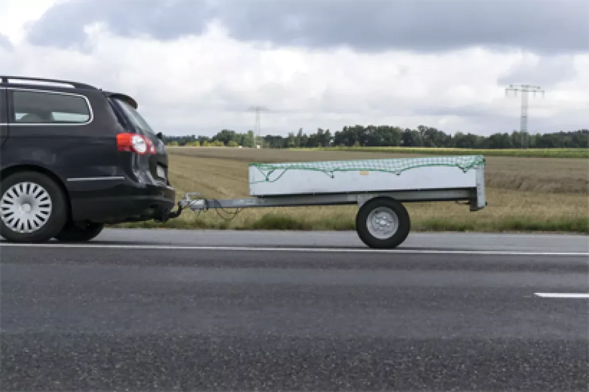 Voyager avec une remorque : les règles à respecter !