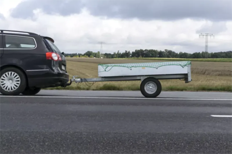Voyager avec une remorque : les règles à respecter !